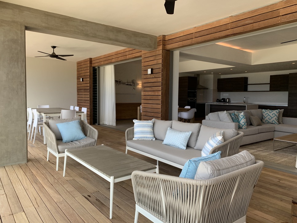 Beachfront 3 bedroom Apartment – Tamarin – accessible to foreigners